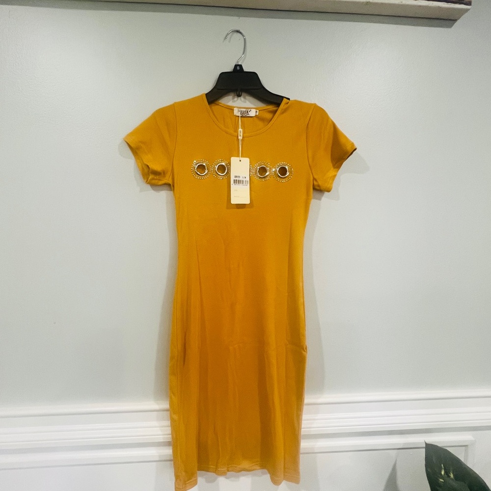 Chic Midi Dress  
Pink 
orange 
white
black
gray
green